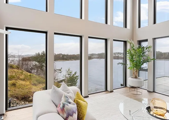 High-end With Private Rooftop And Sea Line * برغن