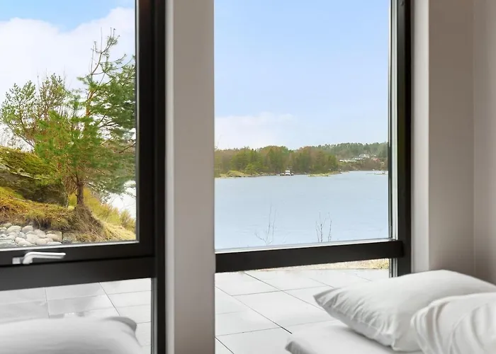 High-end With Private Rooftop And Sea Line * برغن