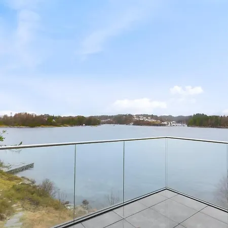 High-end With Private Rooftop And Sea Line Villa