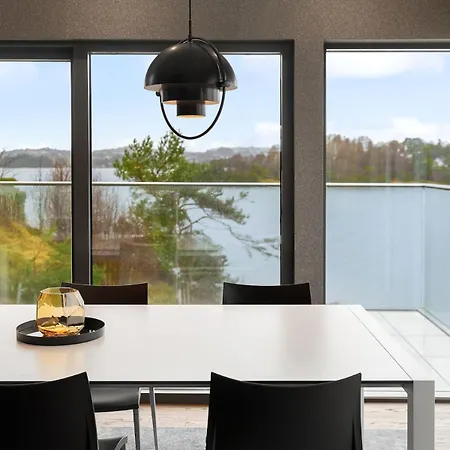 High-end With Private Rooftop And Sea Line