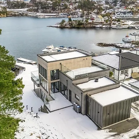 High-end With Private Rooftop And Sea Line *