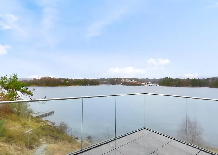 High-end With Private Rooftop And Sea Line Villa