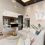 High-end With Private Rooftop And Sea Line 别墅