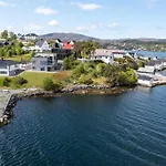 High-end With Private Rooftop And Sea Line *